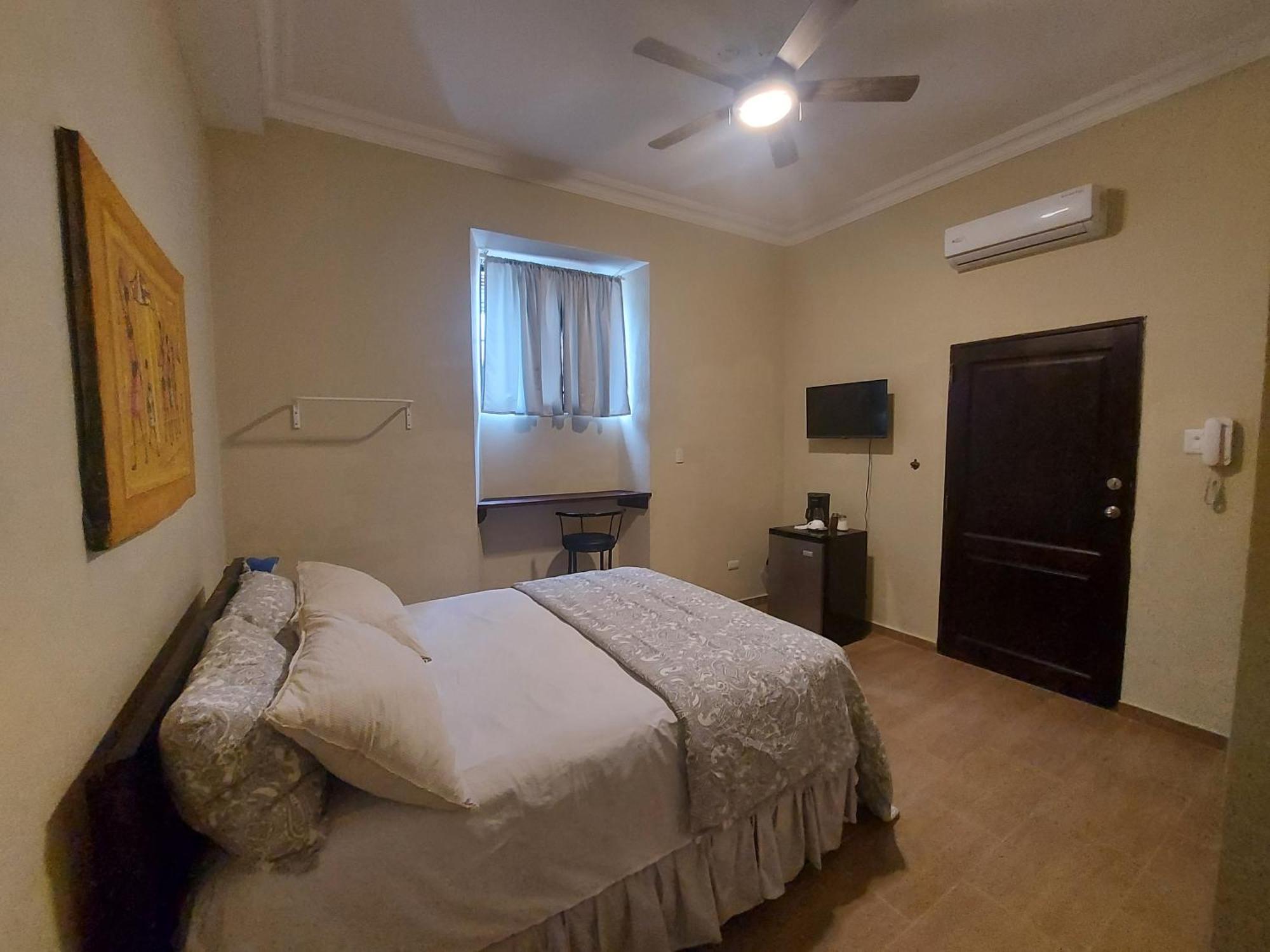 Апартаменты Casa Kamanda, Zona Colonial, Санто-Доминго Экстерьер фото